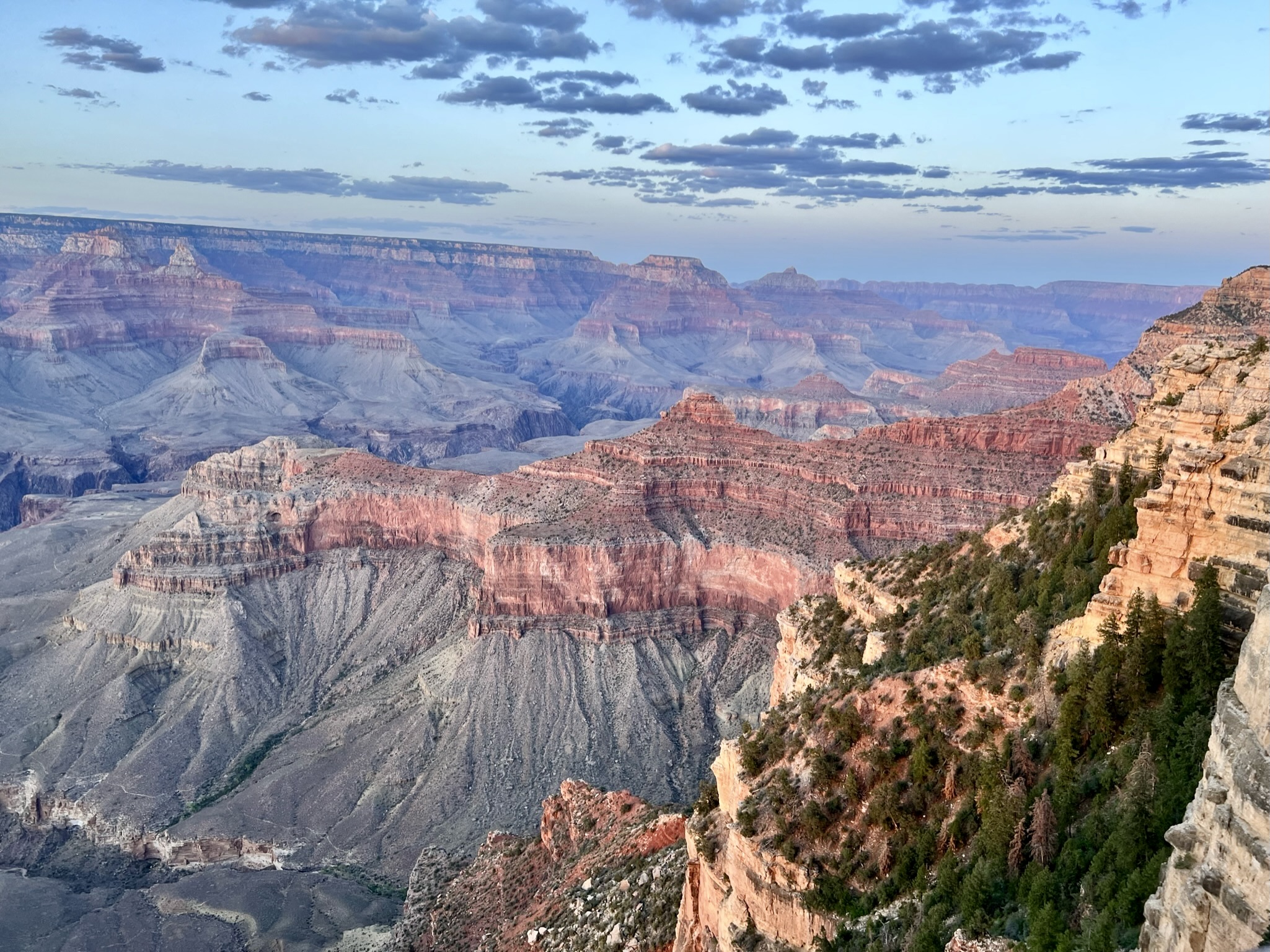 Grand canyon view with red, orange and gray canyon walls