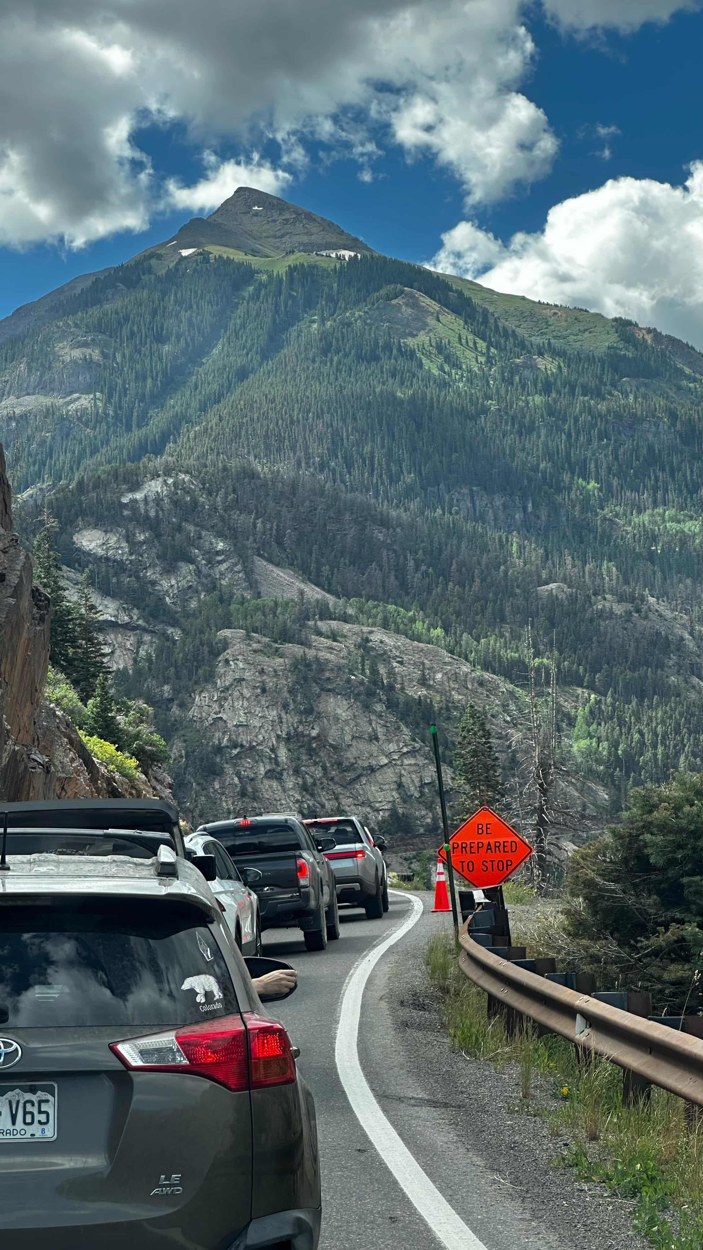 Traffic at the beginning of the Million Dollar Highway